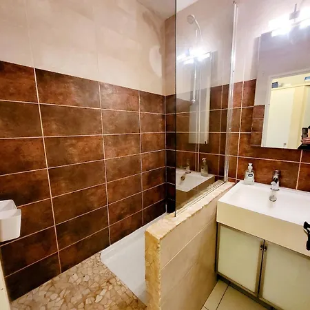 Apartment 4 Personnes Sur La Presqu'ile De Giens Avec Piscine Et Acces Direct Sur La Hyeres